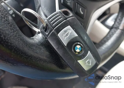 2013 BMW X1 xDrive28I z USA, uszkodzony, nr VIN WBAVL1C51DVR86204